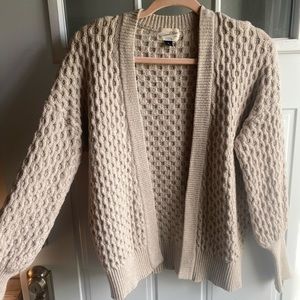Universal thread cardigan, size XS, super comfy, good condition